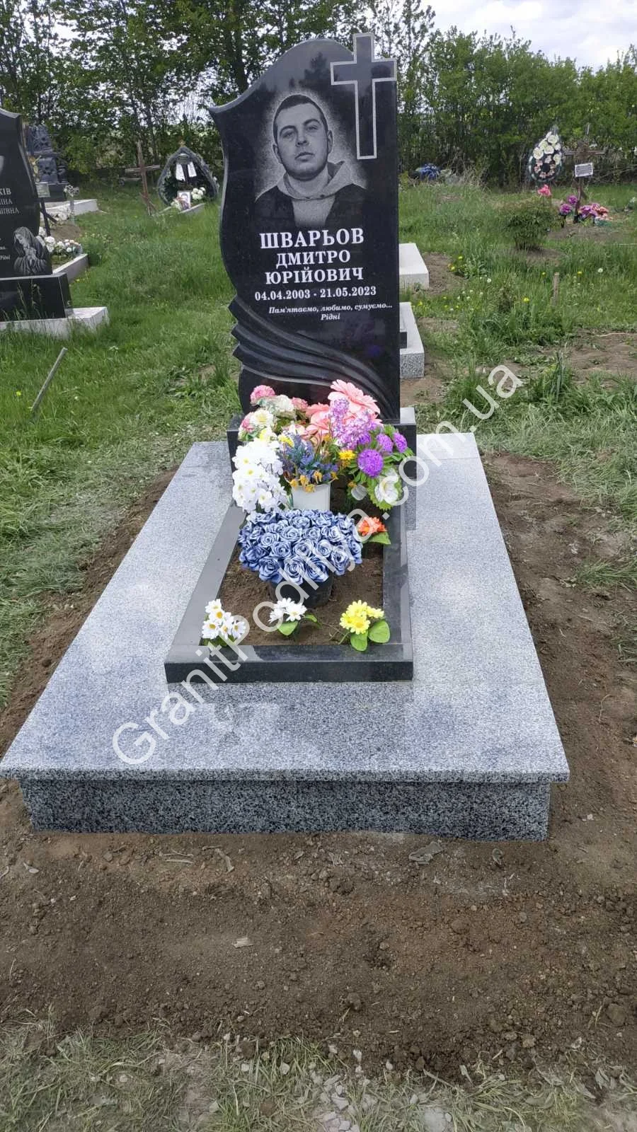 Одинарний пам'ятник з граніту - Кам'янець-Подільський | GranitPodillya